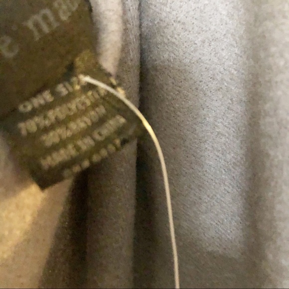 STEVE MADDEN cozy gray BLANKET WRAP soft Scarf NWT Fringe edges GIFT - Picture 7 of 7